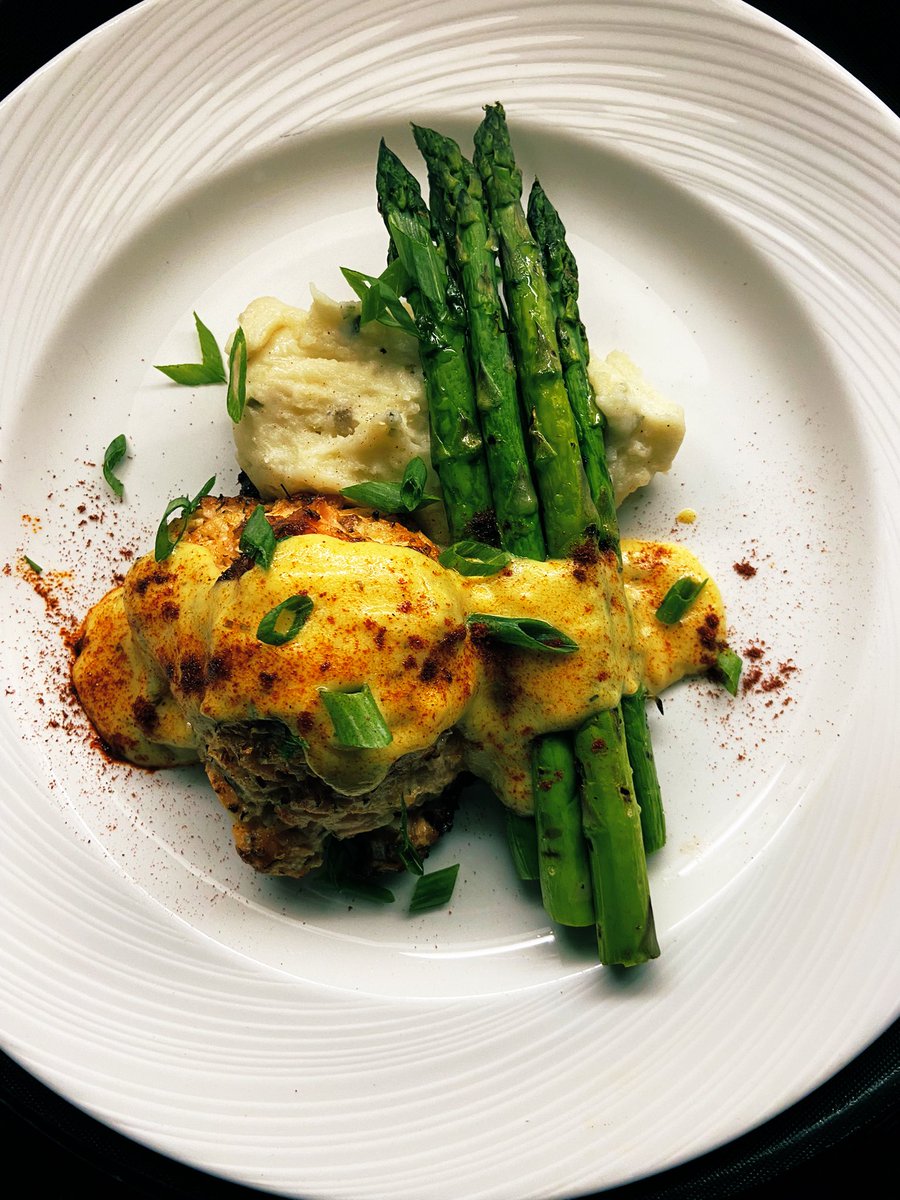 PatioGrillChef's tweet photo. What to serve with grilled asparagus? How about a salmon cake with béarnaise.
https://t.co/RwZAbwEtld
#grill #grilled #bbq #rub #bbqspice #bbqrub #spice #spicerub #seasoning #seasonings #spices #seafood #fish #grilling #meatandfire #grillsomethinggreat #grillmaster #salmon #cake https://t.co/Vi0d6lVnXJ