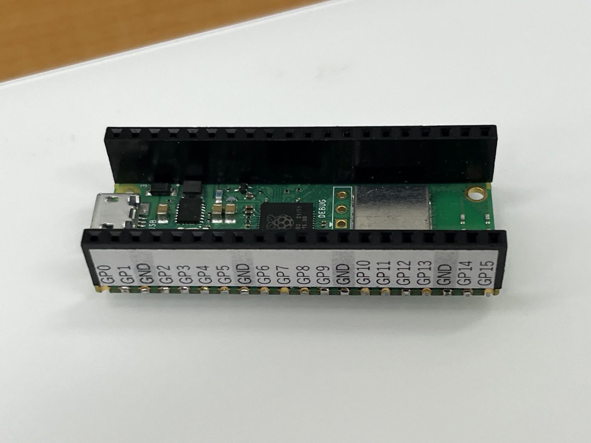 CUEICHI's tweet image. ラズパイ Pico にヘッダピンじゃなくてソケットをつけると開発用ツールとして便利
おまけに秋月の小さいボードがちょうどいいサイズでシールドのようなものも作れる．

#RaspberrypiPico #RpiPico