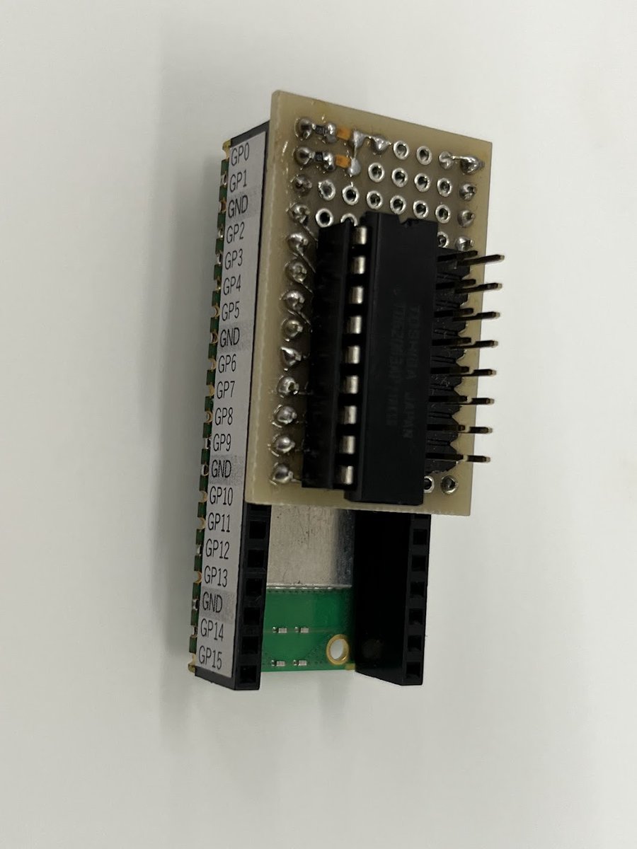 CUEICHI's tweet image. ラズパイ Pico にヘッダピンじゃなくてソケットをつけると開発用ツールとして便利
おまけに秋月の小さいボードがちょうどいいサイズでシールドのようなものも作れる．

#RaspberrypiPico #RpiPico