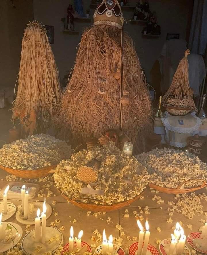 Silêncio o Rei está na terra 🍿🤎

Que esse mês seja leve e de muita saúde a todos nós.

Atotô 🍿🤎