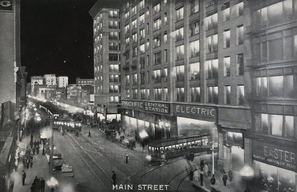 LAhistory tweet media