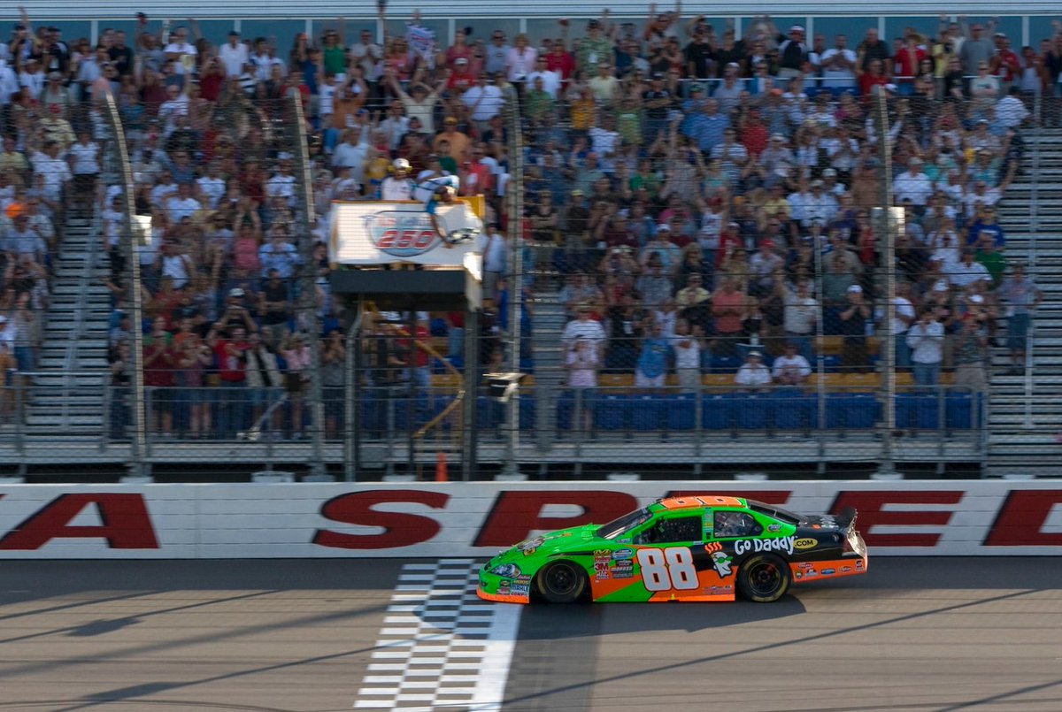 MarconMari54860's tweet photo. 15 years ago today, Brad Keselowski won the 2009 U.S. Cellular 250 Iowa. 
#BradKeselowski #Nascar #CARacingSuit #tomatojay #PMSLive
https://t.co/JnuwfetNyF