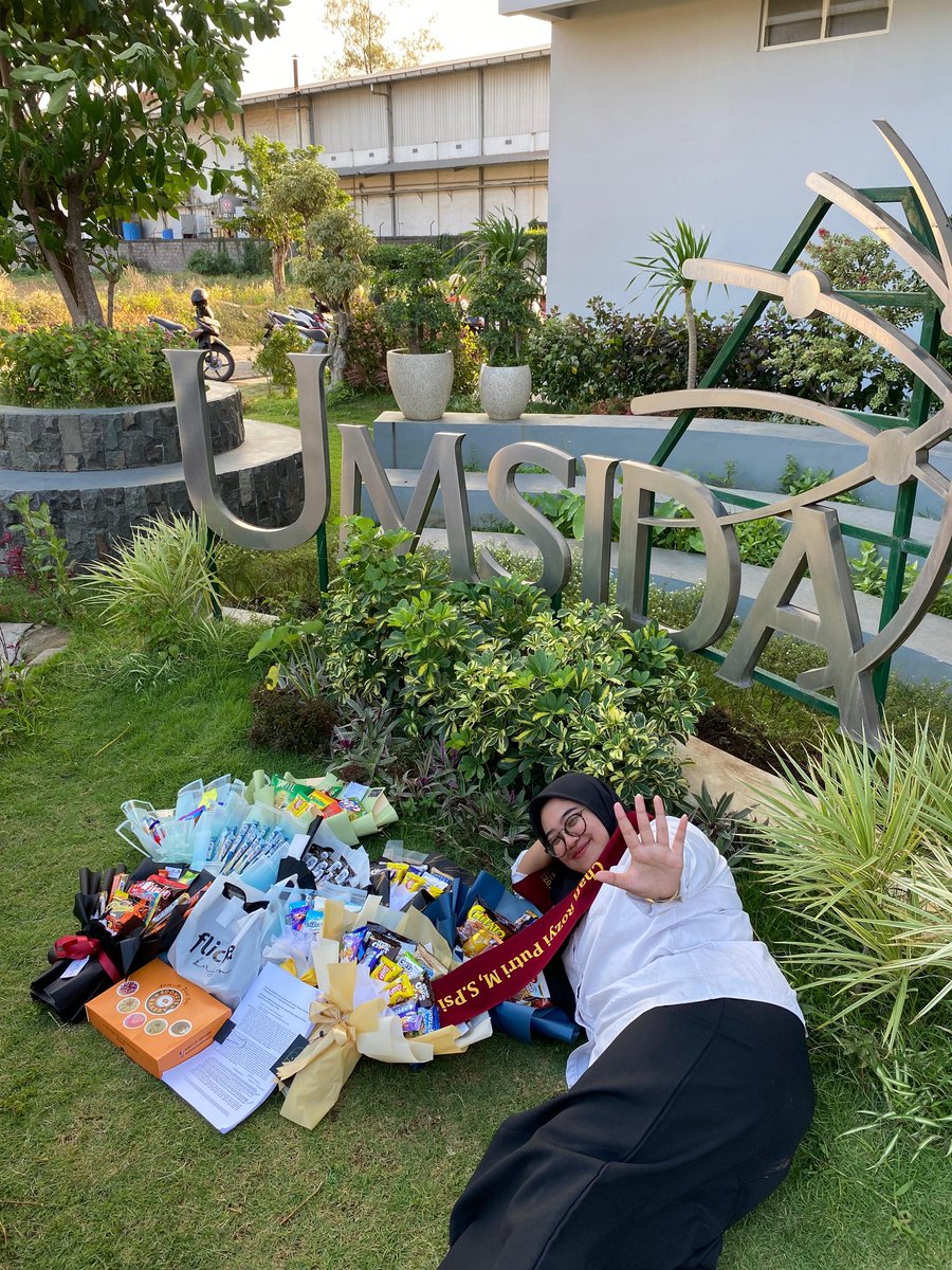 nonacapi's tweet image. masyaallah alhamdulilah akhirnyaa hahahaaa🌻
S.Psi🌻