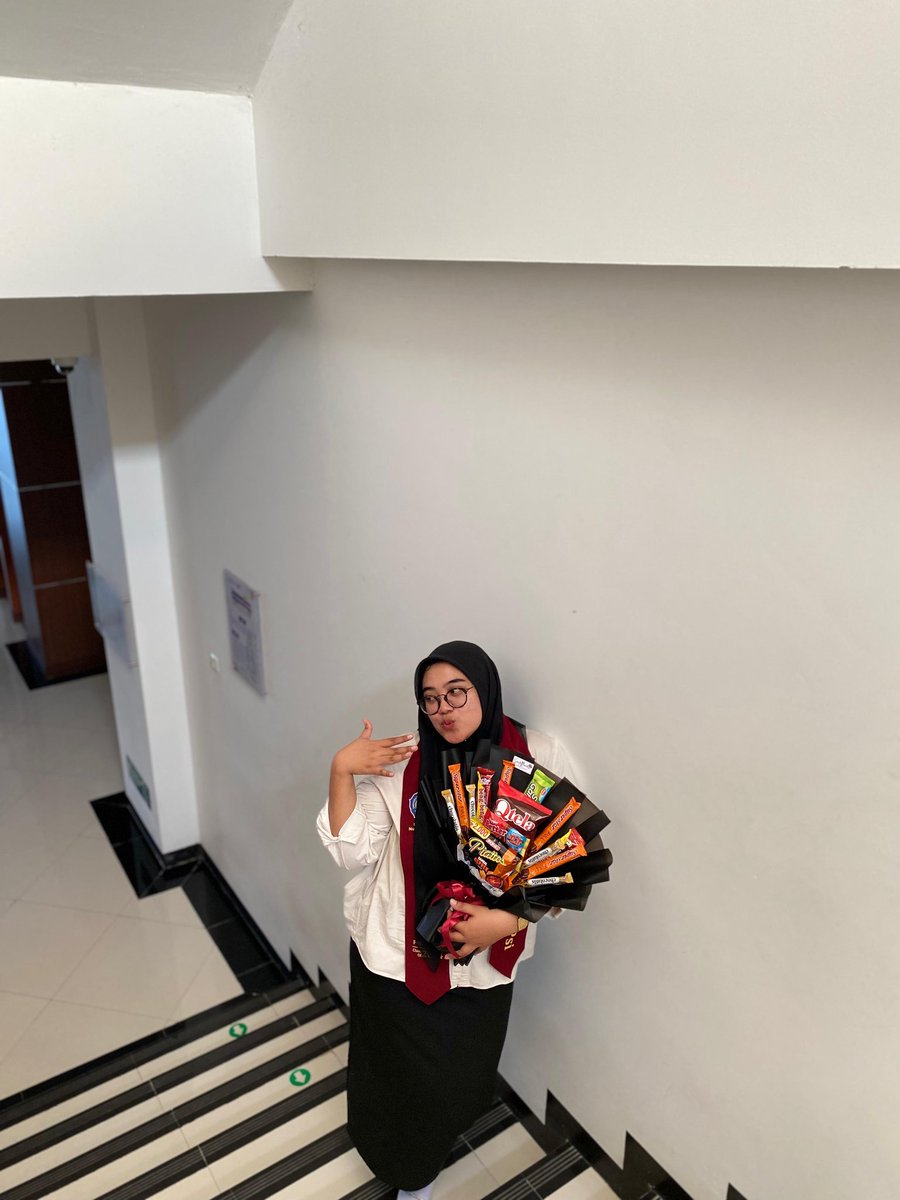 nonacapi's tweet image. masyaallah alhamdulilah akhirnyaa hahahaaa🌻
S.Psi🌻