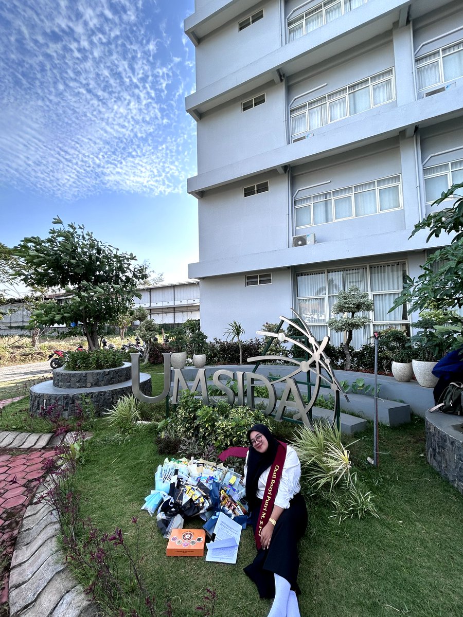 nonacapi's tweet image. masyaallah alhamdulilah akhirnyaa hahahaaa🌻
S.Psi🌻