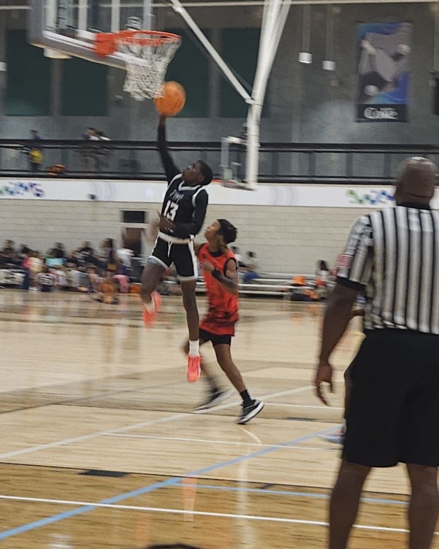 ChestinMitchell's tweet photo. Basketball pic/clip https://t.co/njbtU3GBsd