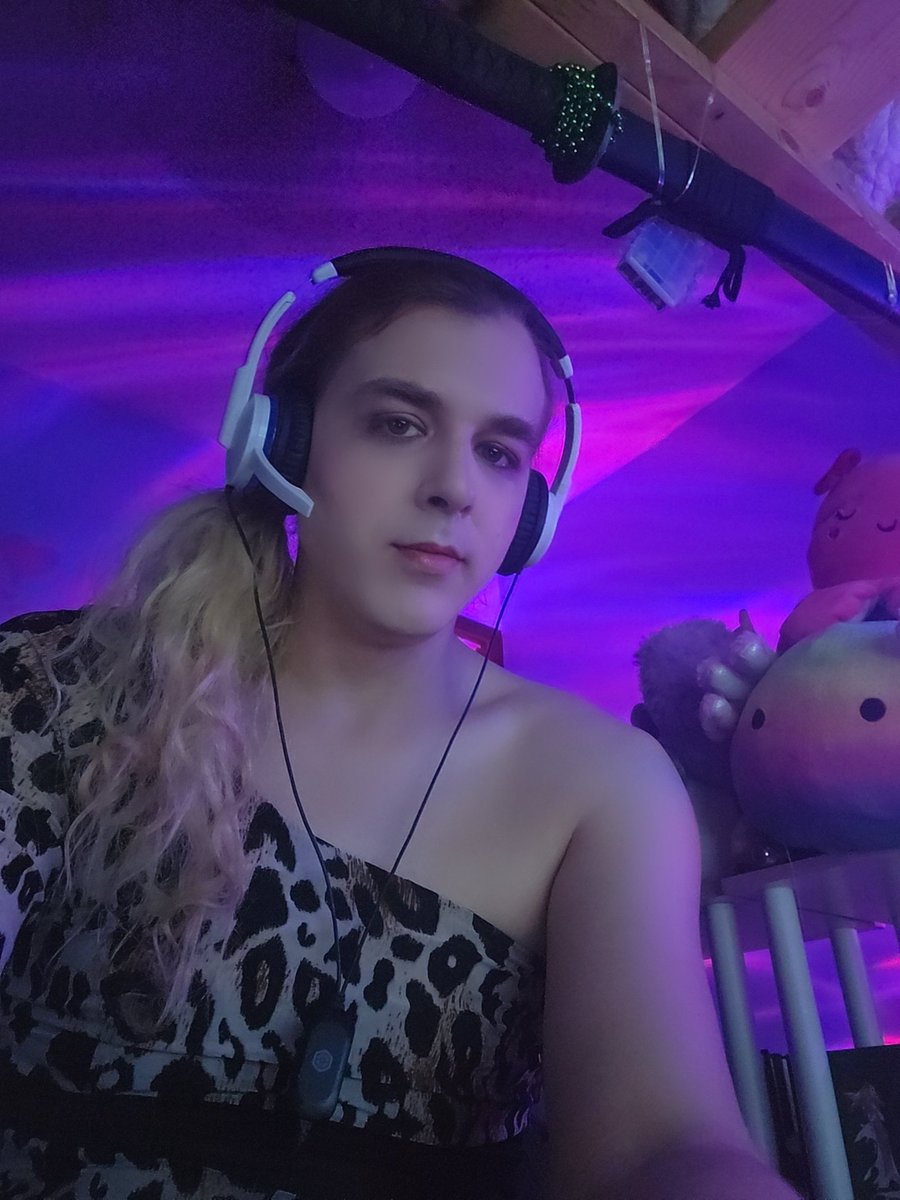 sissy_precious's tweet photo. Going to go stream final fantasy 7 crisis core reunion on the Playstation 5 come and hang out

#sissy #sissymaid #abdl #diapersissy #sissybaby #sissyslave #liveinsissy

https://t.co/MoebvLWzec https://t.co/ASZEbsMmJQ