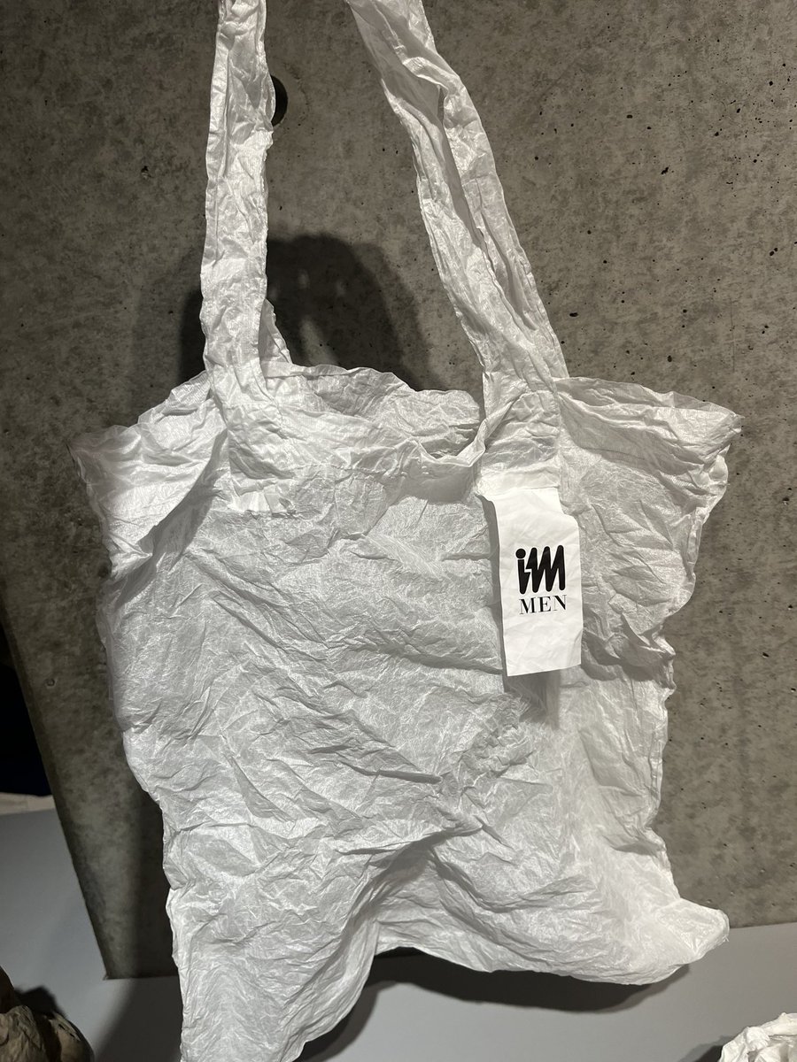 ITL_Lighting_'s tweet photo. これなーんだ?
正解はISSEY MIYAKE IM MENの新作バッグ「GUSHA GUSHA」でした。
現在21_21DESIGN SIGHT GALLERY3にてバッグを使ったアートが展示されています。
2024年8月1日〜8月15日まで。
お見逃しなく!
#21_21designsight
#beyondform
#美術館好き
#展示会情報 https://t.co/bRpDGR94Ai