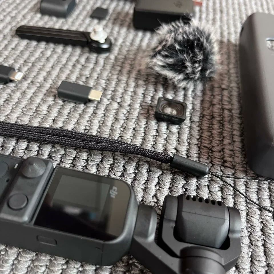 highpower2016's tweet photo. Thank you so much 1xcreatorsph for the brand new DJI Osmo Pocket 2. We have a new gadget for vlog and tiktok videos 🎥📷😭🙏🏻
#1xpassion #1xcreatorsph #dji #djiosmopocket2 #highpower2016 https://t.co/S7ag78fXcv