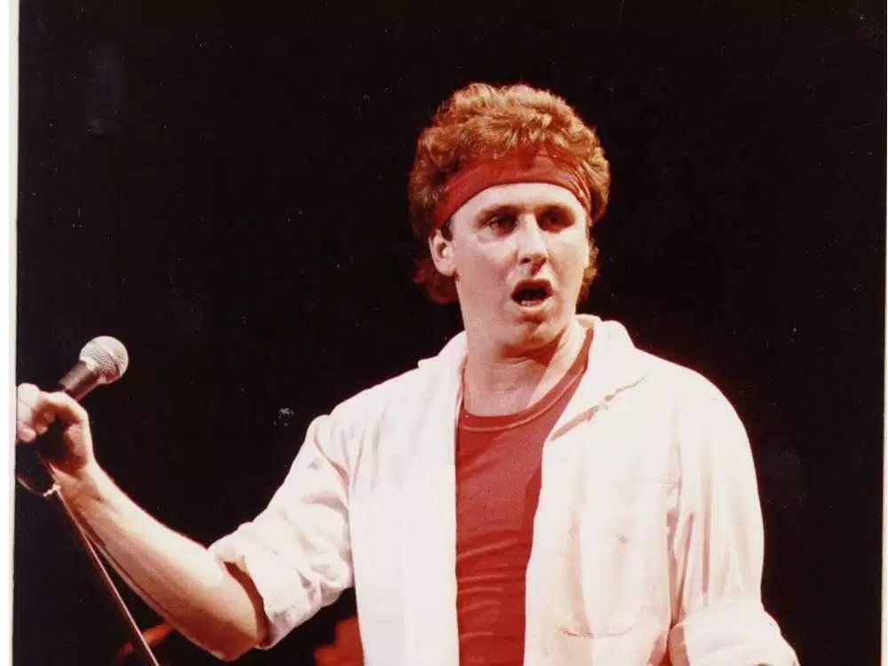 Shawn Estes looks more Mike Reno of Loverboy than Patrick Bailey while rockin' that headband <a href="/NBCSGiants/">SF Giants on NBCS</a>