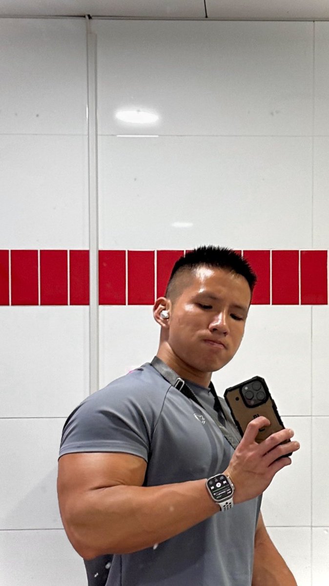 Why do I look like a SF guy 😂