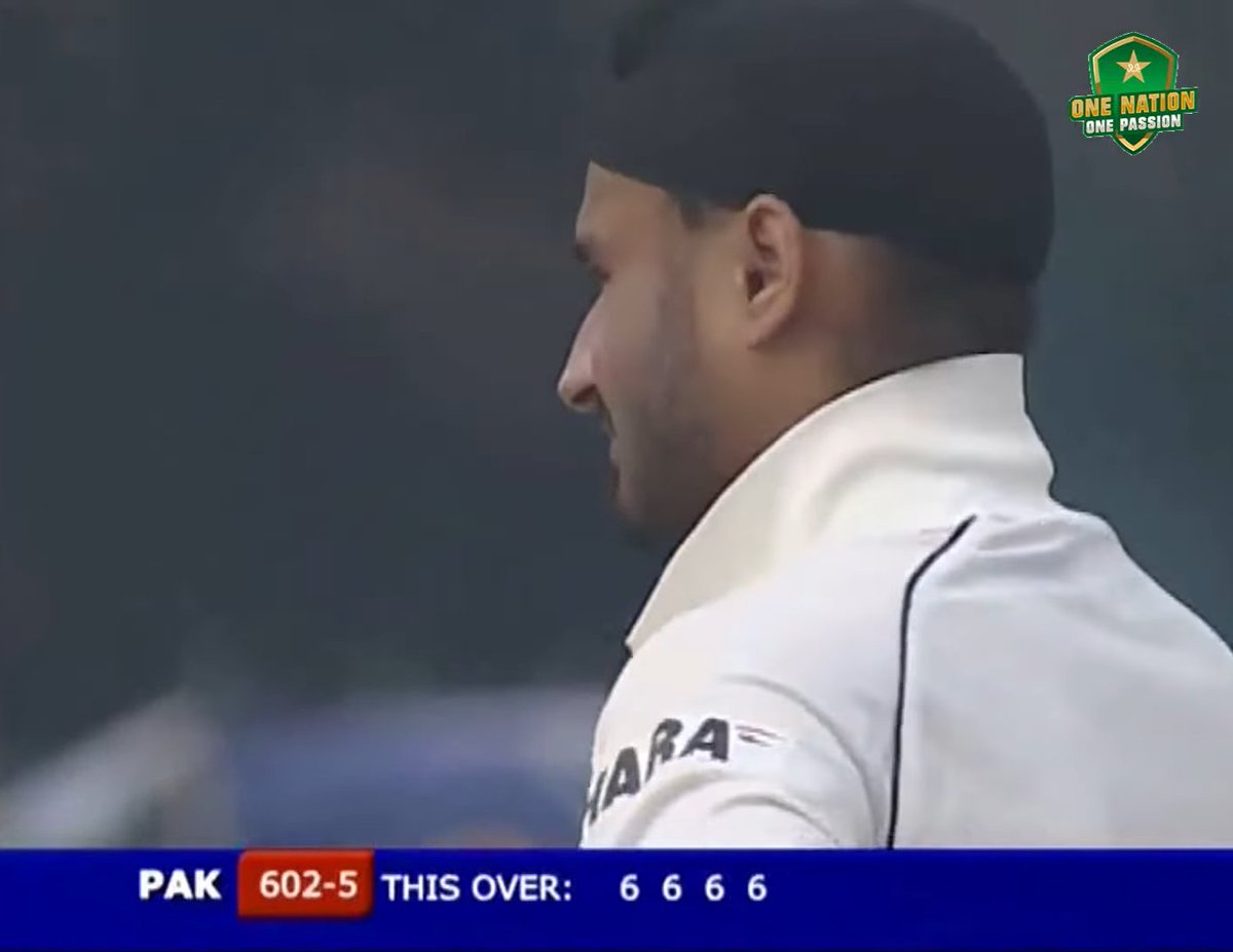 _FaridKhan's tweet image. Hi, @harbhajan_singh. This is why you have security issues in Pakistan, right? 🇵🇰🇮🇳🔥