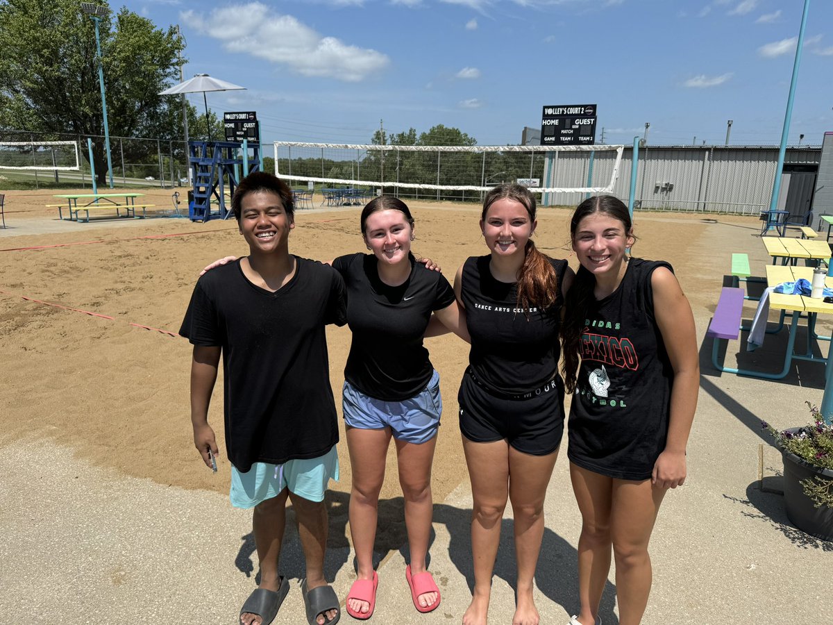 Central Girls and Boys Volleyball capped off a busy summer with a tournament at Volleys. Such a fun day filled with lots of volleyball.
