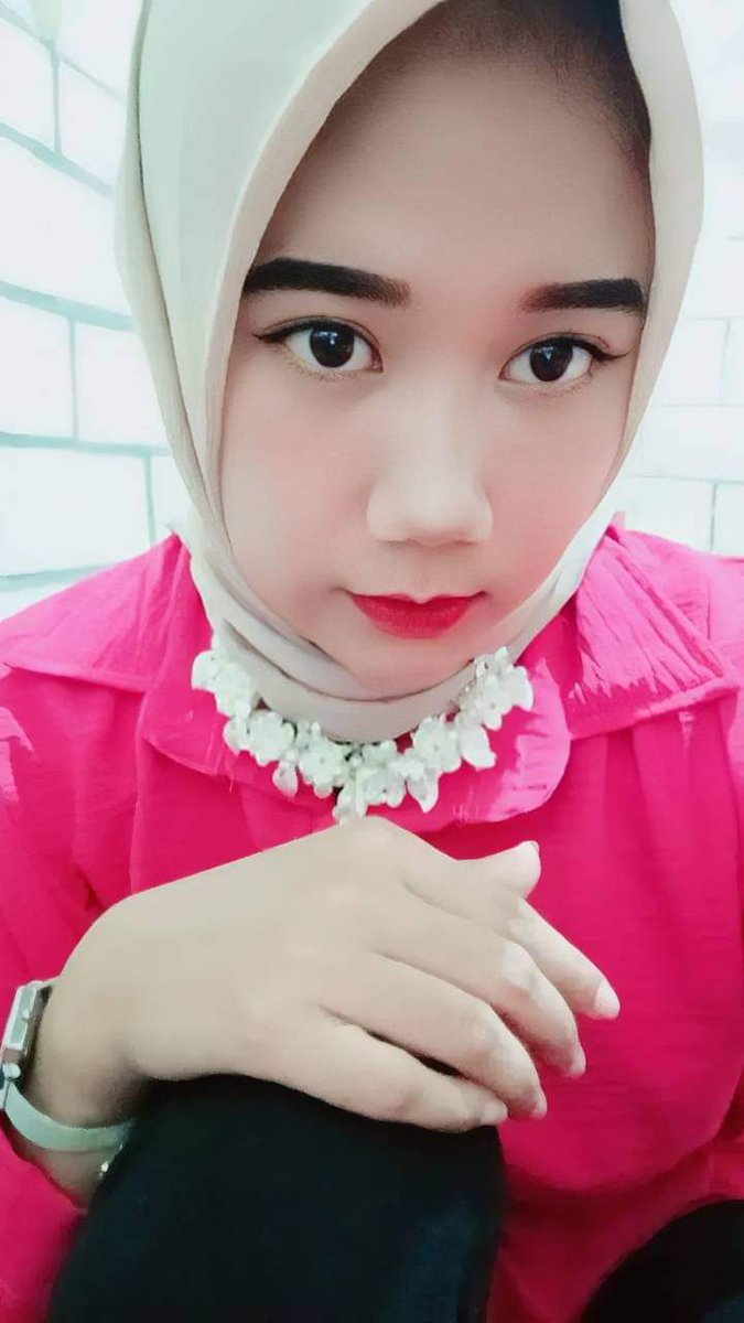 Yulinap1995's tweet photo. Halo salam kenal semua retweet dong https://t.co/FV0skUvZMQ