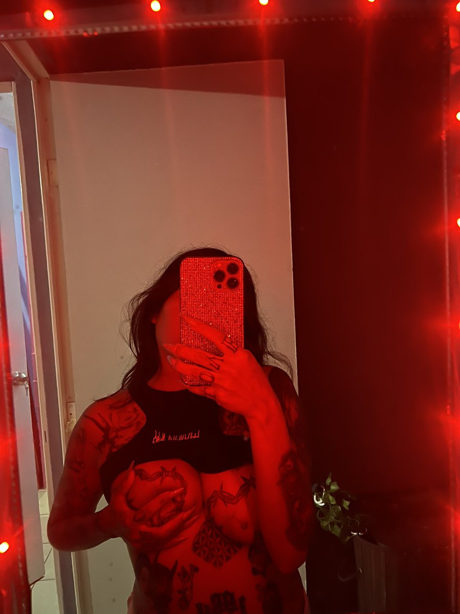 𝖇𝖆𝖉𝖌𝖎𝖗𝖑𝖑𝖞𝖞𝖞𝖞 tweet media