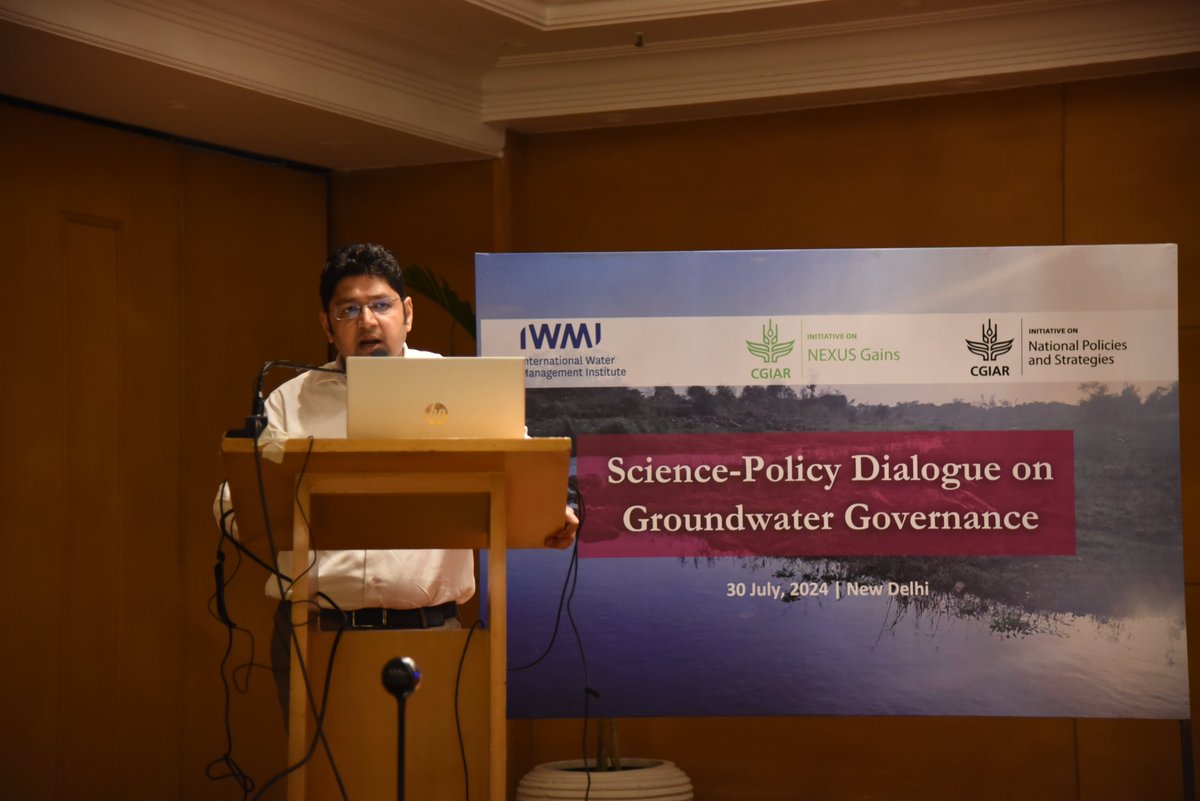 IWMI hosted a Science-Policy Dialogue on Groundwater Governance, focusing on the Atal Bhujal Yojana under the <a href="/CGIAR/">CGIAR</a>'s #NEXUSGains &amp; #NPSInitiative. Graced by Dr. Raghav Langer, Dir. of NPMU- <a href="/AtalJal/">ATAL JAL</a>, the event discussed successful practices &amp; science's role in groundwater mgmt.