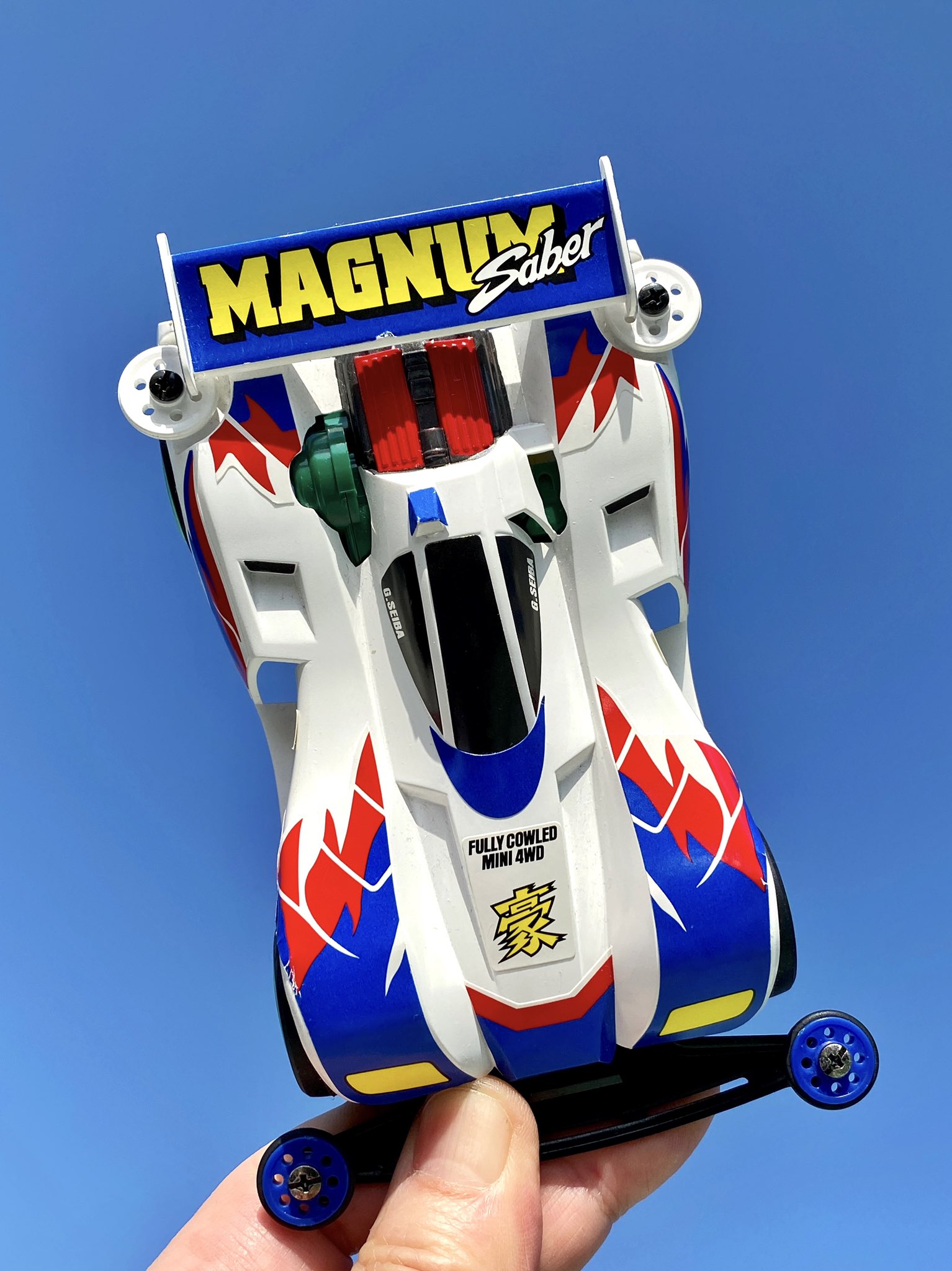 フルカウル30th ミニ四駆完成品　MSフレキ　サイクロンマグマナム フルカウルミニ四駆30周年記念！ミニ四駆「サイクロンマグナム