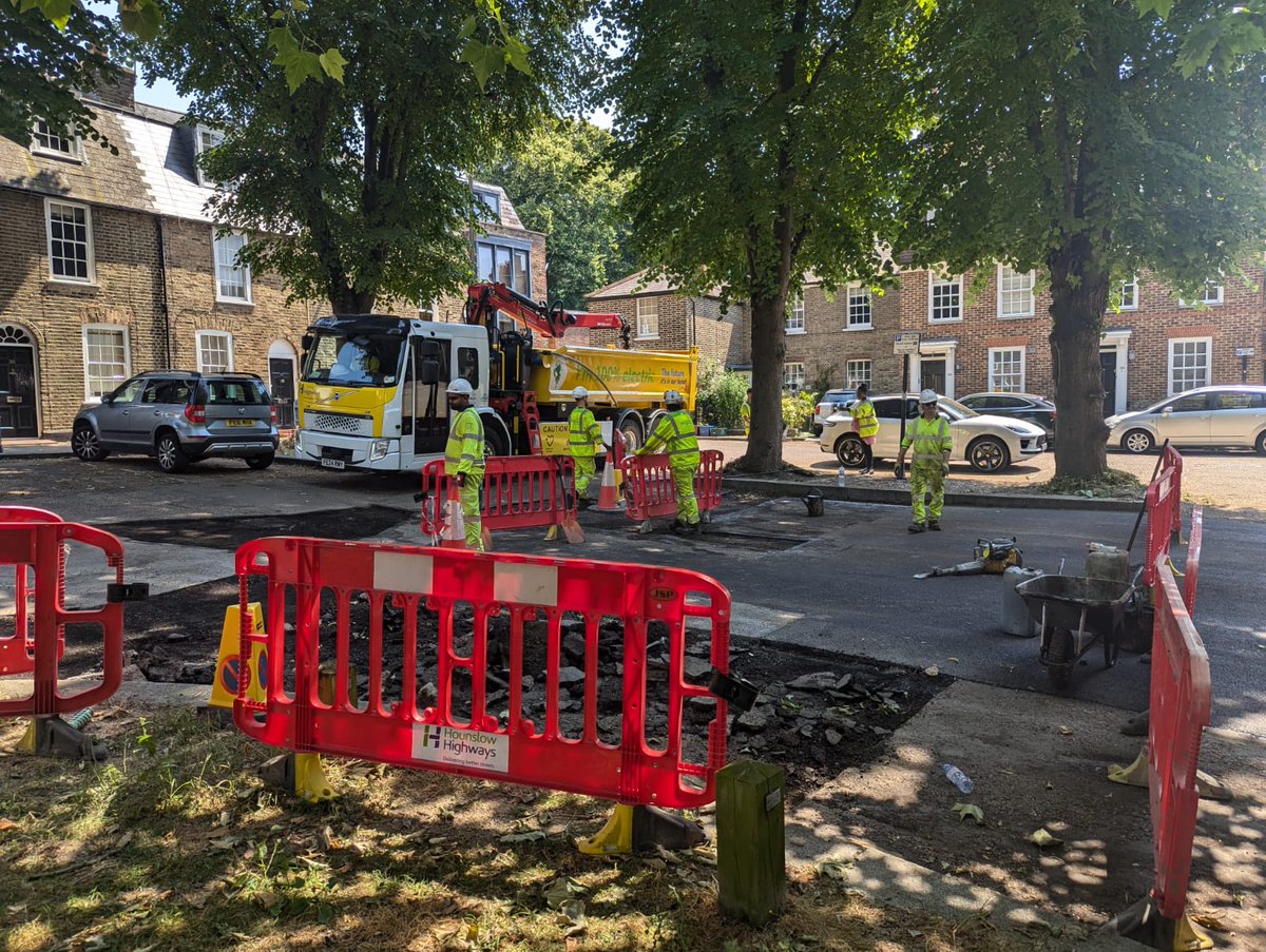 HounslowHways's tweet photo. The Butts, Brentford has had a makeover!
Our Deep Cleanse turned into a full street refresh. We tackled everything from overgrown trees to patchy roads. The result? A cleaner, safer, and more beautiful neighbourhood.
#deepcleanse #brentford #community #hounslowhighways https://t.co/FDhES3AZmW