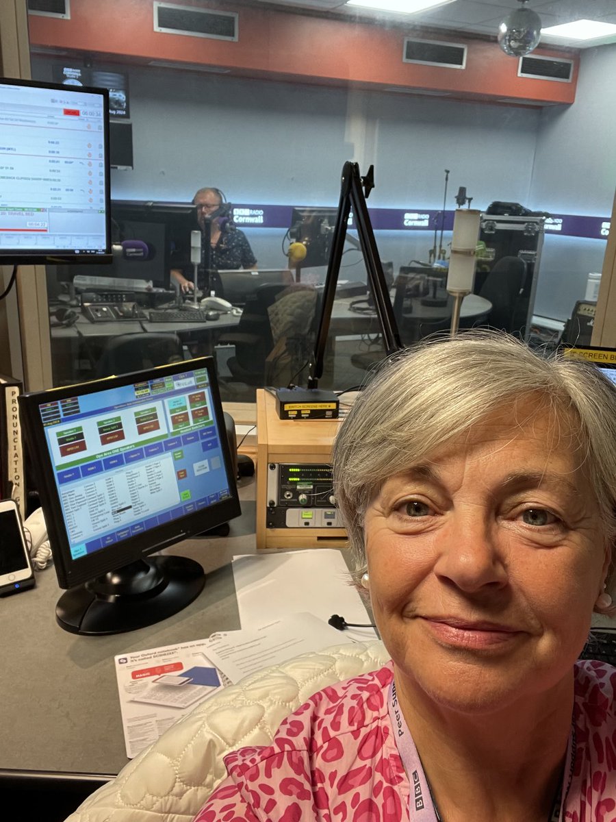 It’s been a while. I’m back on ⁦<a href="/BBCCornwall/">BBC Cornwall</a>⁩ breakfast with ⁦<a href="/ChurchfieldJE/">James Churchfield</a>⁩ and ⁦<a href="/RebeccaLWills/">Rebecca Wills 〓〓</a>⁩ Today we talk about water, ponies on #RameHead and hairstyles. Come and join us 📻