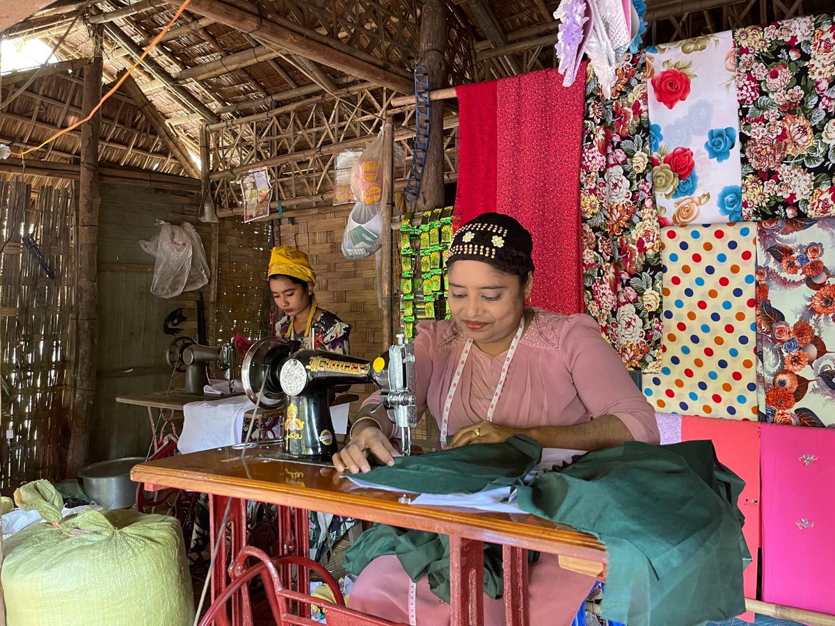 🎉Happy  #SwissNationalDay
Thank you, Switzerland for supporting UNHCR in providing protection, assistance, and facilitating solutions for internally displaced people and affected populations in Myanmar. Your support makes a difference in many people's lives, today and every day.