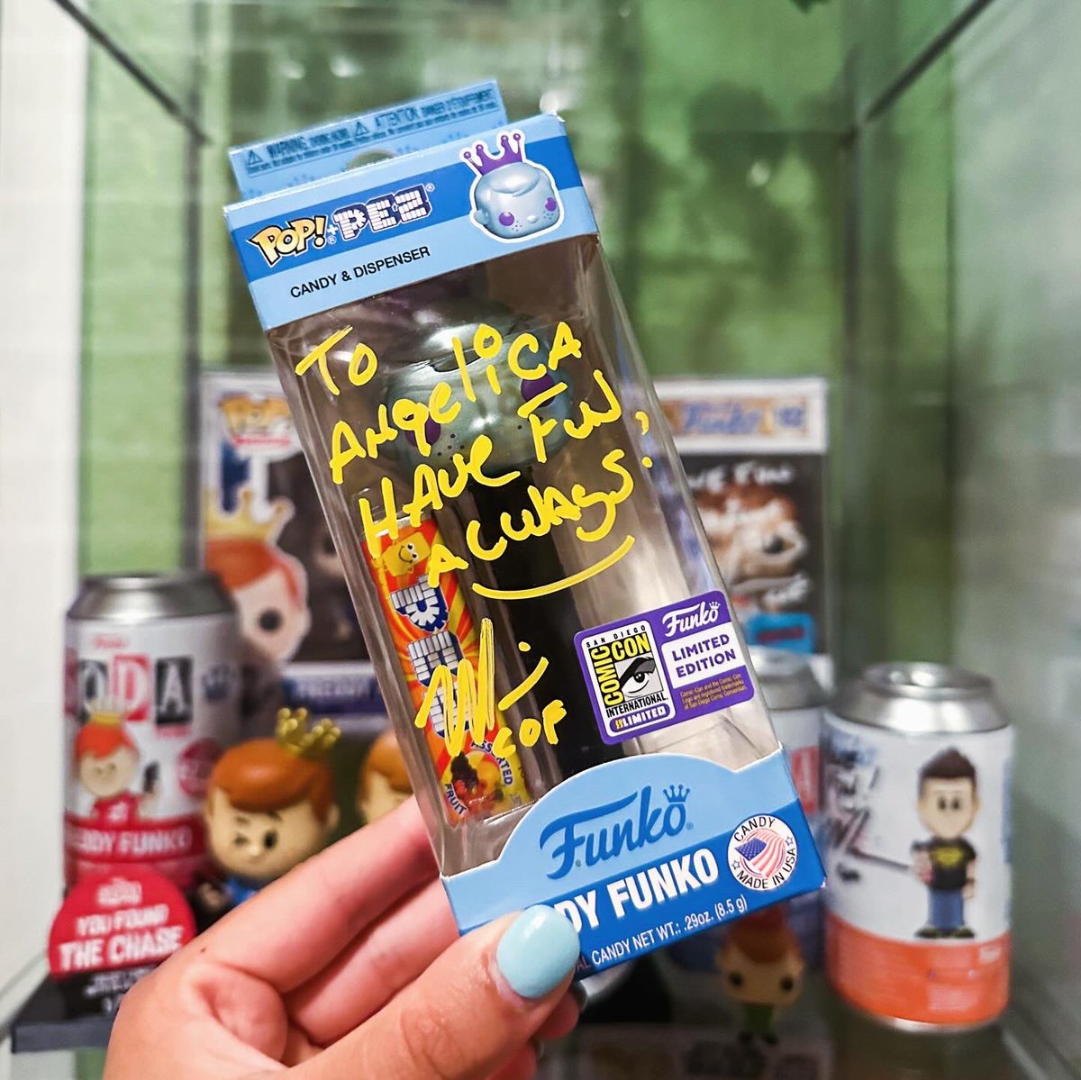 NWpophuntress's tweet photo. My latest autograph from @funmakermike ❤️ Had to make space on my Freddy grail display case for him ☺️
@OriginalFunko #Funkofunatic #funaticofthemonth #FunkoPop #funkofamily #funkocommunity #funmakermike https://t.co/AiXExUeNJ6