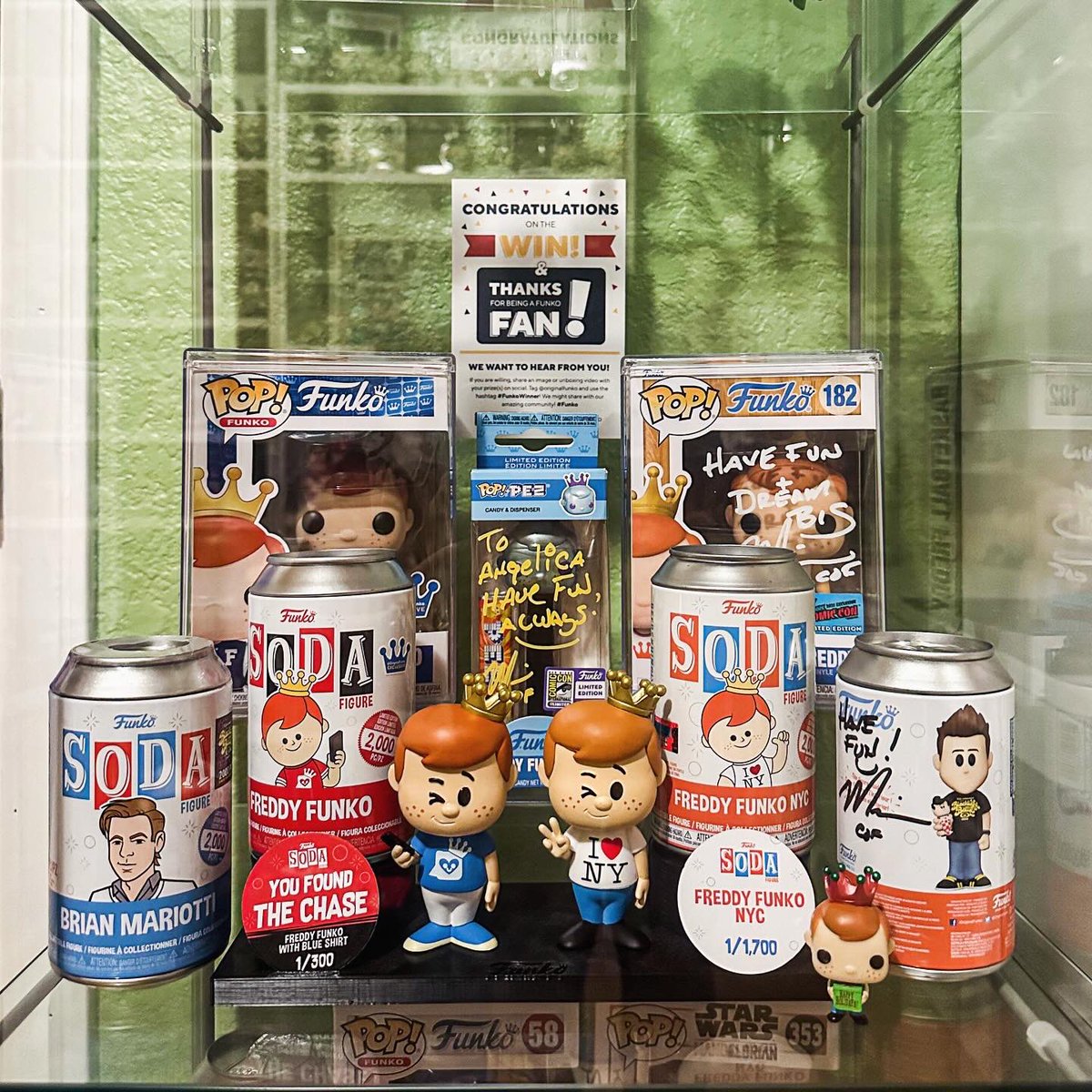 NWpophuntress's tweet photo. My latest autograph from @funmakermike ❤️ Had to make space on my Freddy grail display case for him ☺️
@OriginalFunko #Funkofunatic #funaticofthemonth #FunkoPop #funkofamily #funkocommunity #funmakermike https://t.co/AiXExUeNJ6
