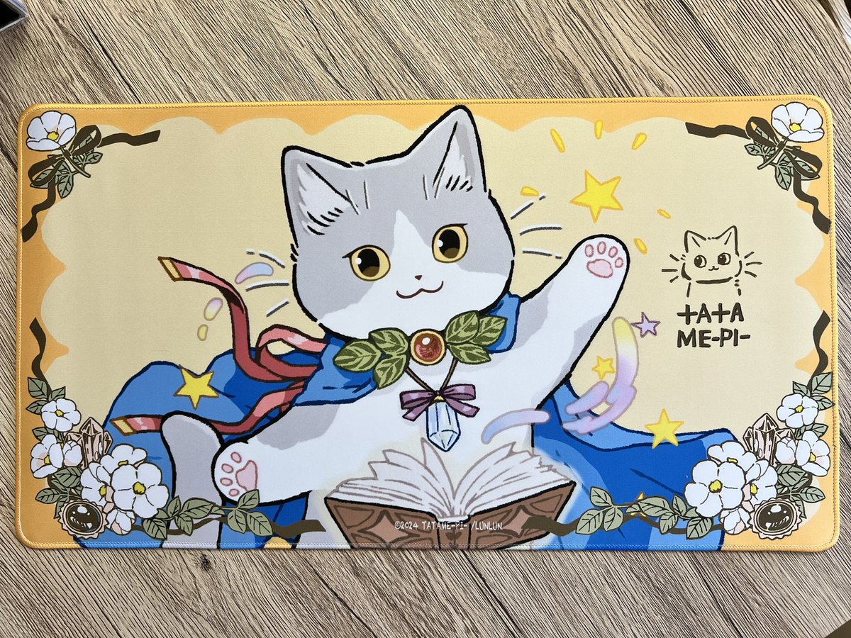 ありがとうございます🐱 サイン書かせて頂いてます🐾