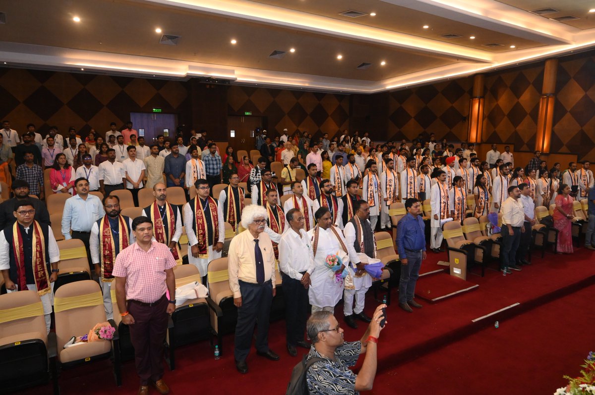 NIPER_Kolkata's tweet photo. @NIPER_Kolkata
#12thConvocation
Prof. Subramanian Natesan, Professor & Registrar In-charge, @NIPER_Kolkata has proposed a Vote of Thanks to the dignitaries.
@Pharmadept https://t.co/EsEqZqYBAP