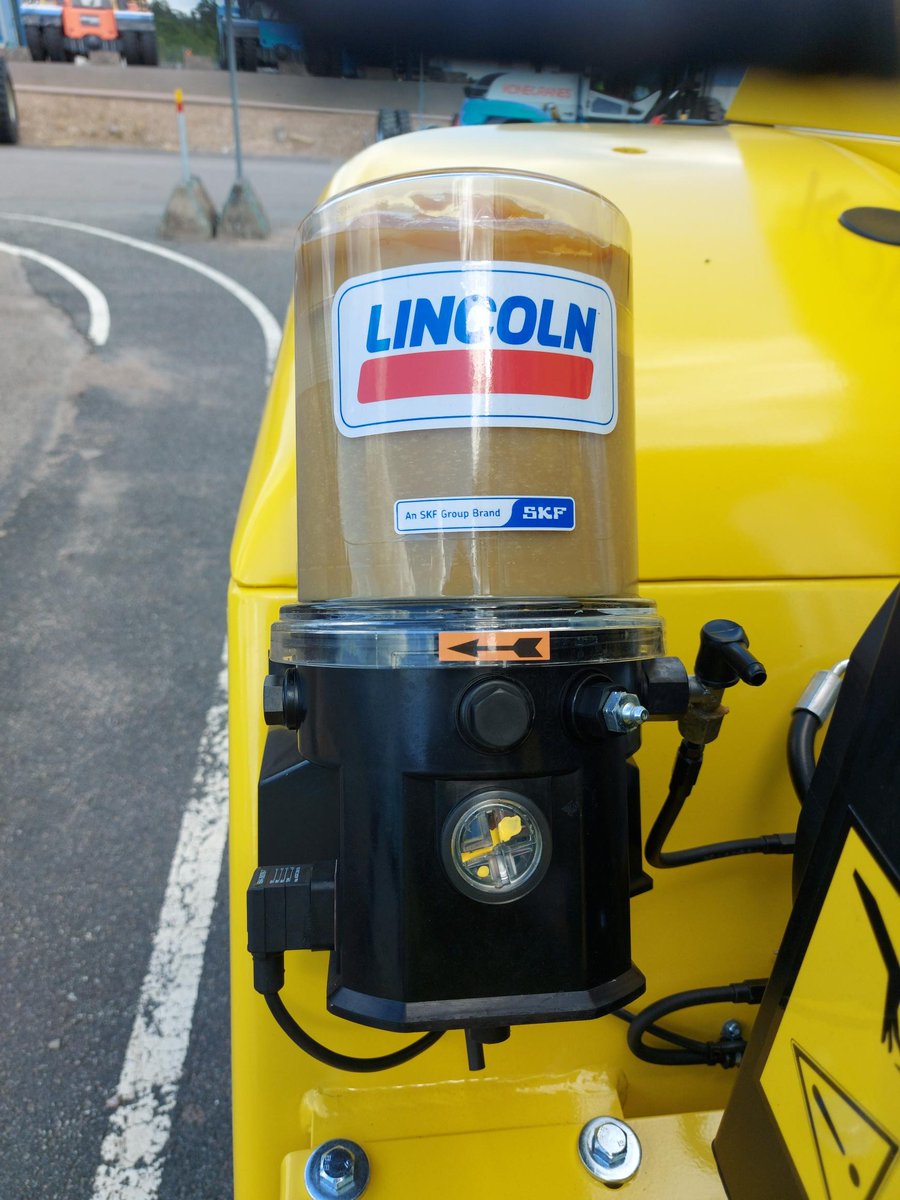 PatersonSimons's tweet image. Maximize your #LiftTruck #efficiency with The @Konecranes  Automatic #Greasing #System!🚜

patersonsimons.com/maximize-your-…

#wearepatersonsimons 🌍 🏗 #westandcentralafrica #konecranes #kclifttrucks #lifetimeadvantage #value #liftingsolutions #heavylifting #heavymachinery