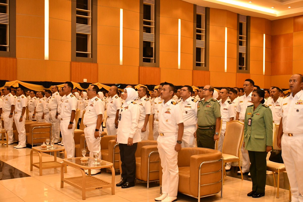 MPLD_TLDM's tweet photo. Majlis Serah Terima Tugas Panglima Tentera Laut telah disaksikan oleh Warga @MPLD_TLDM dan Unit Bawah Naungan di Auditorium M.Sidek Shabudin secara Sidang Video. 

Selamat Bersara YBhg Laksamana Tan Sri Abdul Rahman bin Ayob

#FWFS
#NavyWishes https://t.co/rSNKuAxpt9