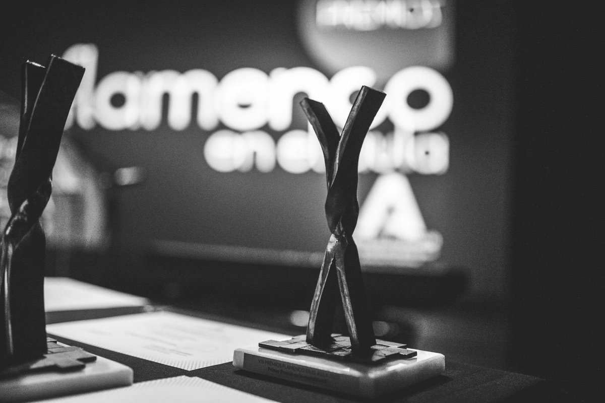 ¡Enhorabuena a los centros premiados en los X Premios Flamenco en el Aula 2023-2024 en sus dos modalidades! 🪭👏🏻🔝

1️⃣ Elaboración de materiales curriculares
2️⃣ Experiencias de éxito

lajunta.es/4yskl 👈🏻

#FlamencoenelAula #EducaciónyFlamenco