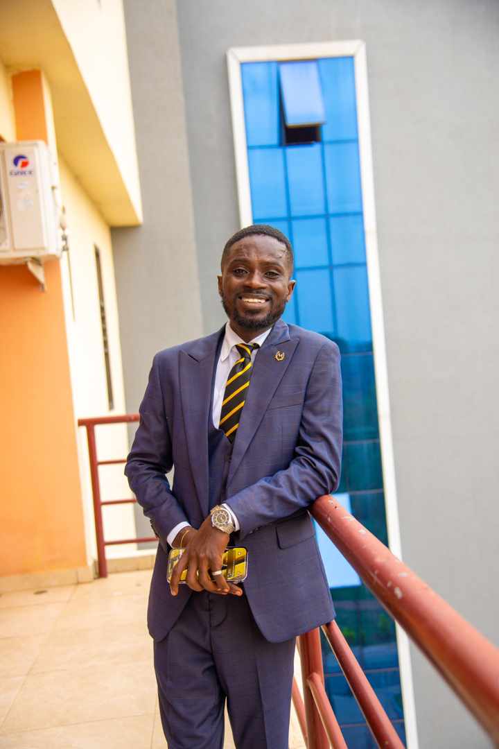 asamoahobed_'s tweet image. Decide what kind of life you really want and then say no to everything that isn&apos;t that. Period!🎱