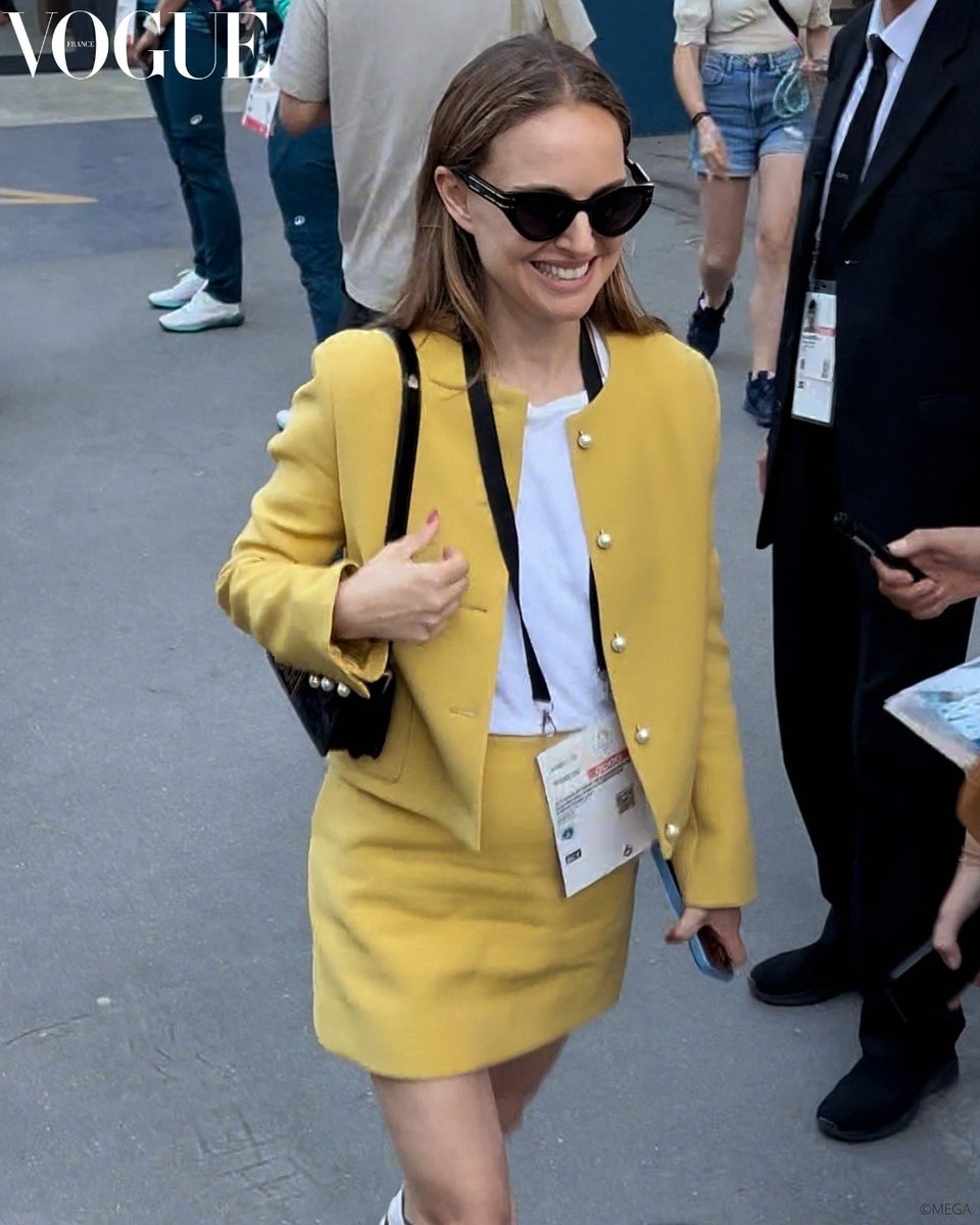 Vogue France tweet media