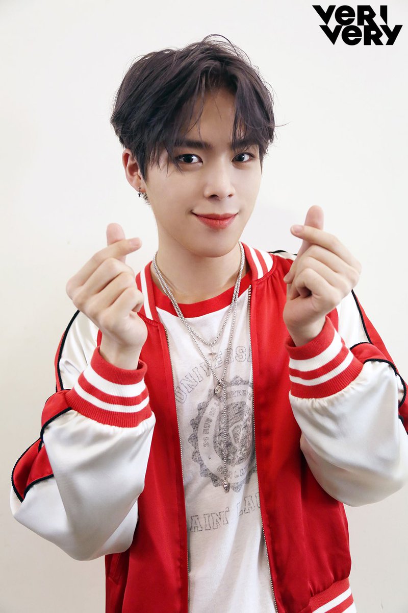veri_daily's tweet photo. 🍠 #연호 #YEONHO #ヨンホ
.
.
#베리베리 #VERIVERY #VRVR #ベリベリ
#VERI_CHILL #TagTagTag https://t.co/Mcxe1TvIMk