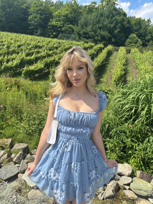 rate my outfit 1-10 🥰 https://t.co/kIbuQsiqDI