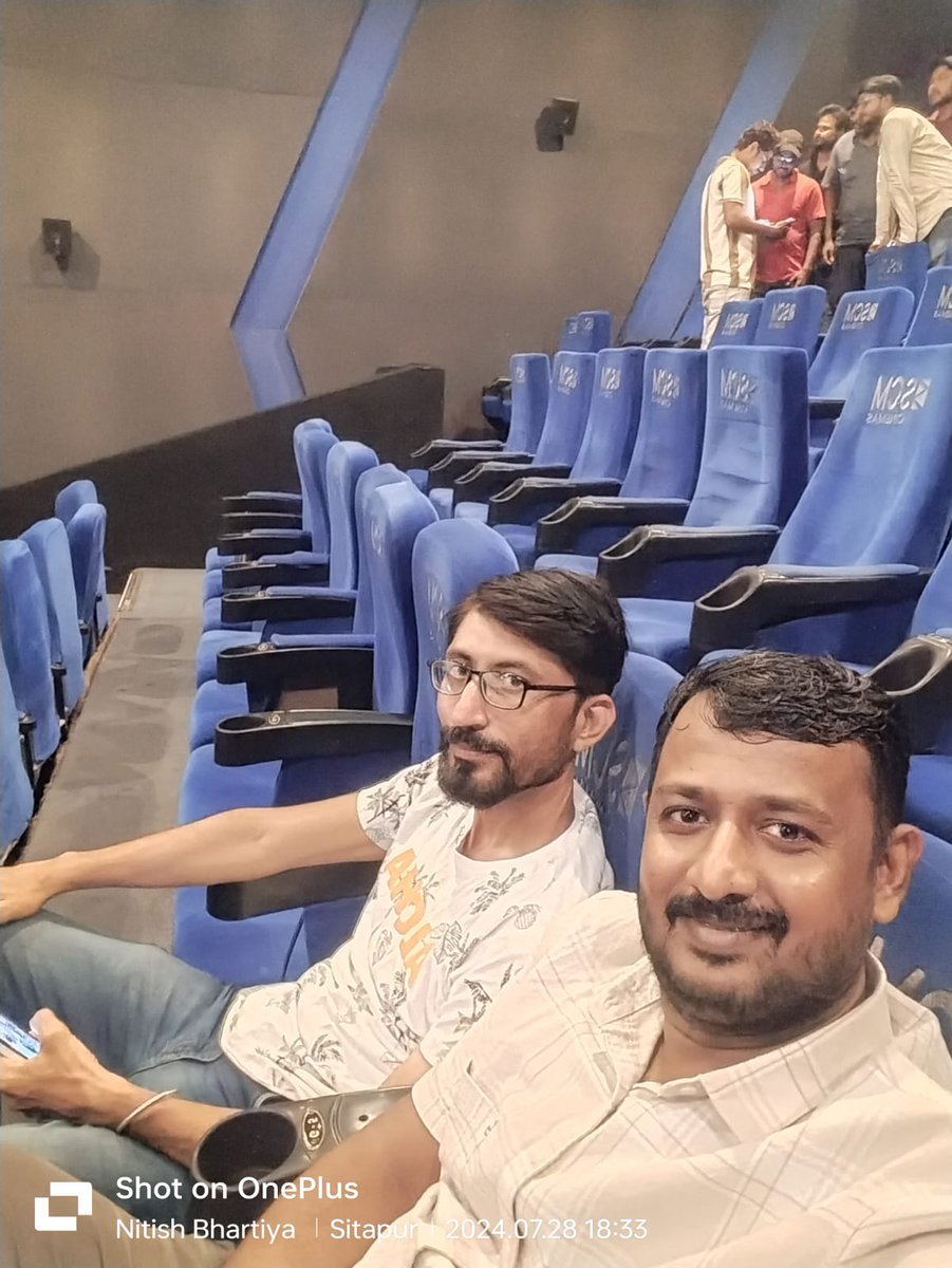 saurav_vini's tweet photo. Watching  #RaayanMassiveBlockbuster 🔥🔥 
SCM Sitapur https://t.co/ttOk7zzuuV