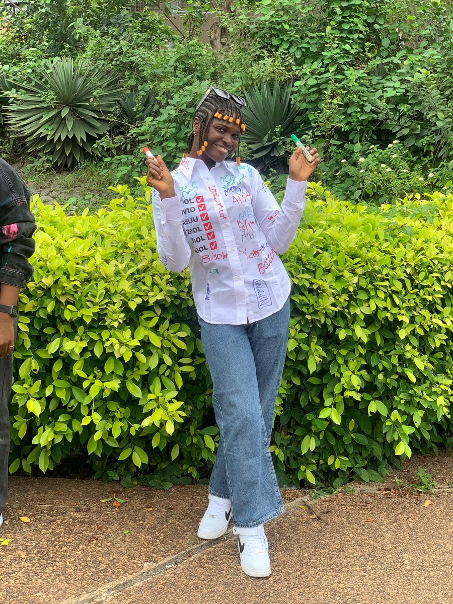 LadesMayor's tweet photo. I signed out of OAU🎉🥰

#MTNnetwork #EndBadGovernace #EndBadGovernmentInNigeria #Graduate #Drisey https://t.co/spKiHnborv