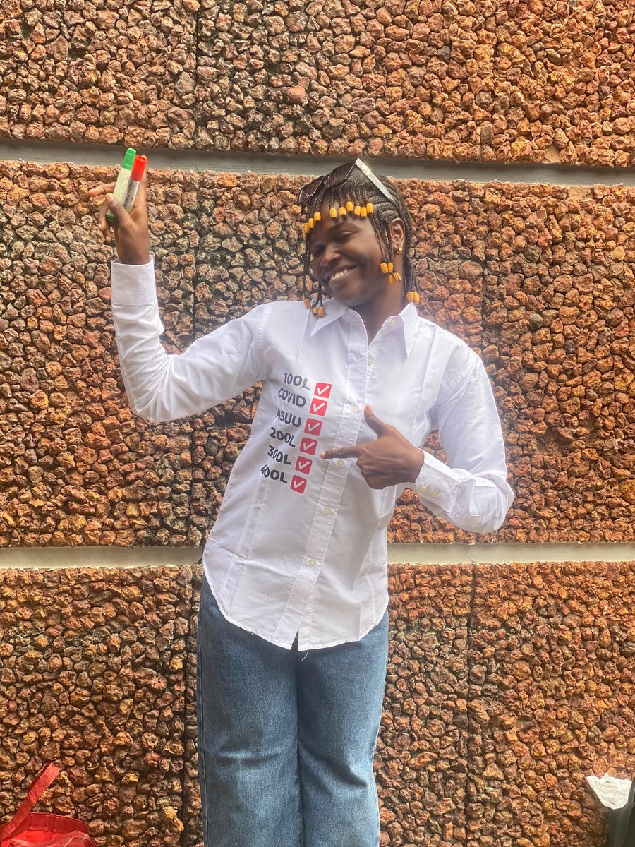 LadesMayor's tweet photo. I signed out of OAU🎉🥰

#MTNnetwork #EndBadGovernace #EndBadGovernmentInNigeria #Graduate #Drisey https://t.co/spKiHnborv