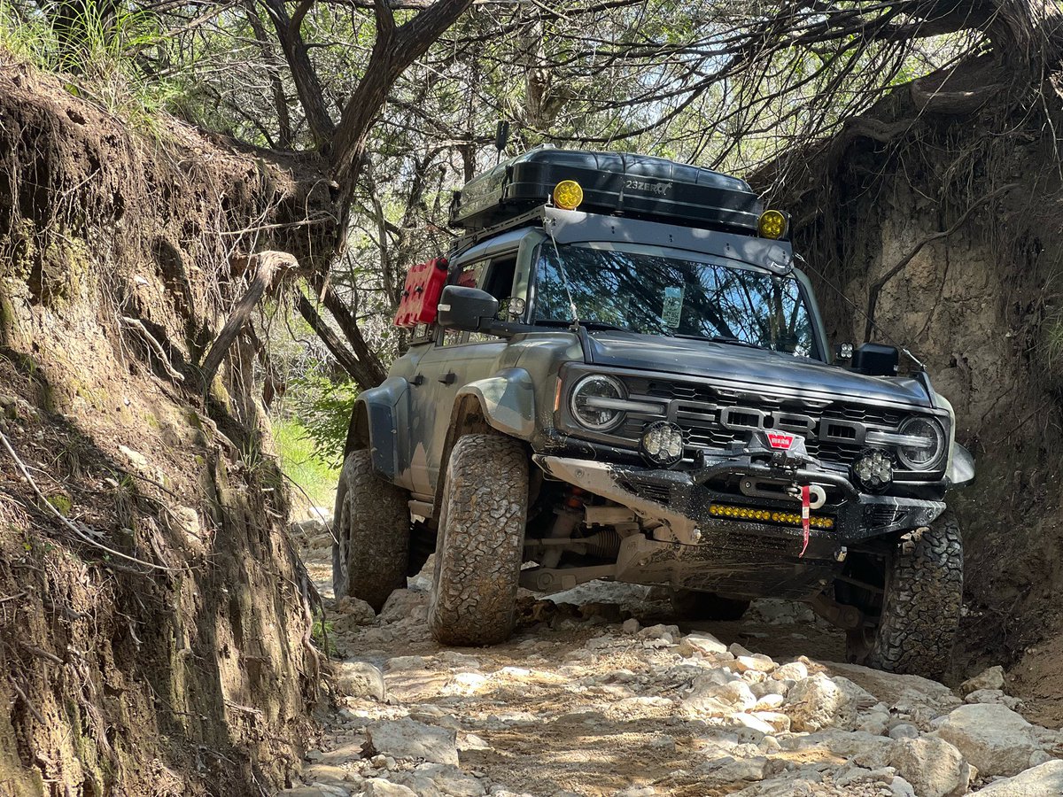 5AngelsOutdoor's tweet photo. Off-road fun is Texas! Good to get out and use the rig after our big move. #OFFROAD #4x4 #bronco #raptor #OffRoadAdventures https://t.co/IOJlk40Wu7