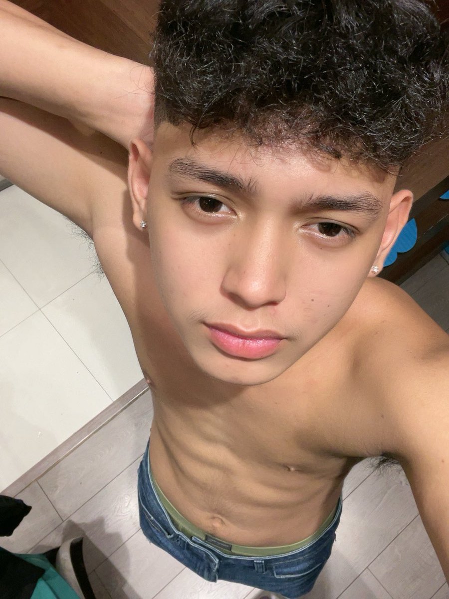 Mark040503's tweet photo. Whutt the fvck😝

#Greenappleboys https://t.co/i2JtZq1Xhr