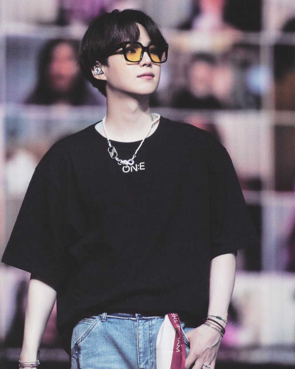 _suga_loveme's tweet photo. 윤기시🖤 https://t.co/lwMYT48eX8