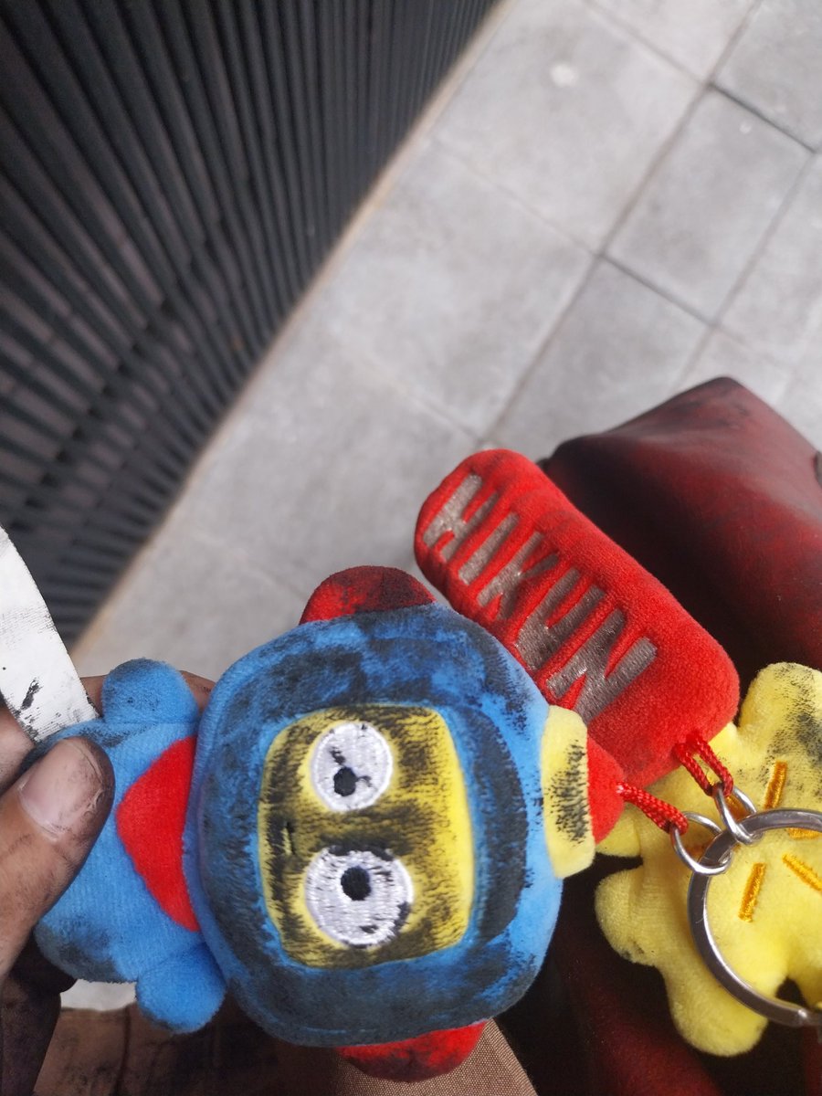 Tadi mau berangkat kerja kecelakaan, terus pas udah smpe tempat kerja kaget hikun gue udh cemong cemong😭😭😭 bisa ilang gasihh😭😭😭😭😭😭😭