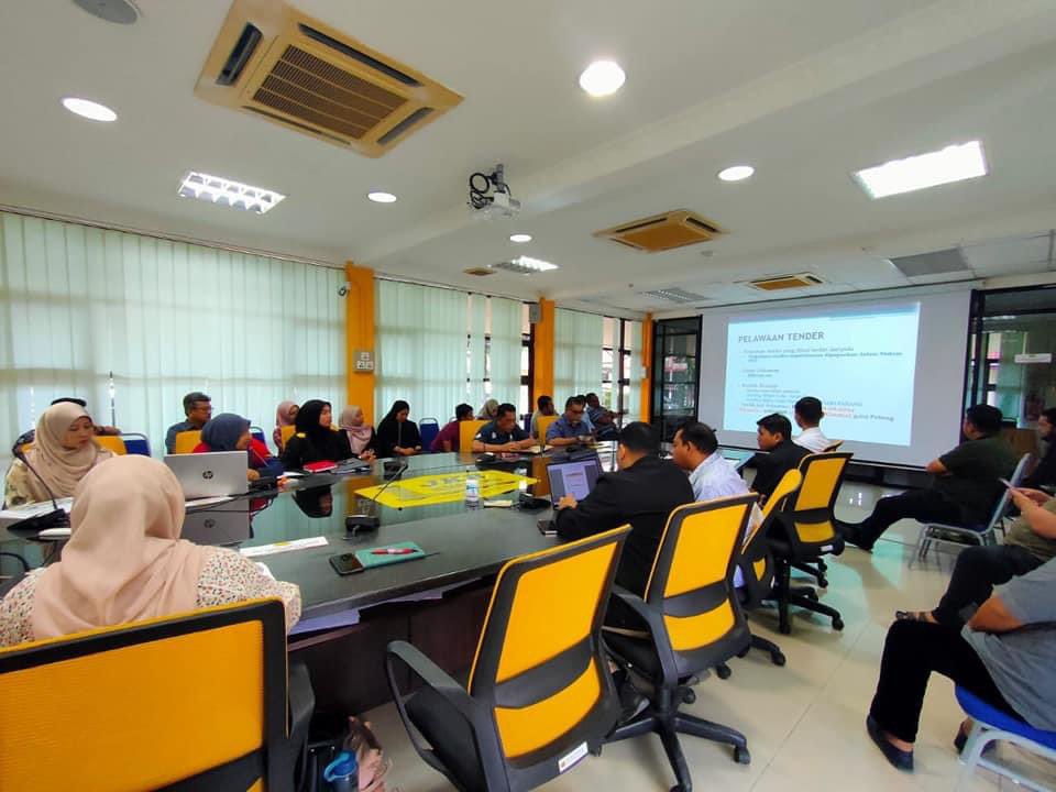 31 Julai 2024 ; Lawatan tapak Tender Menyiapkan Baki Kerja Membina Baru Masjid Kampung Lubuk Paku, Mukim Luit Daerah Maran
#jkrpahang 
#jkrmalaysia