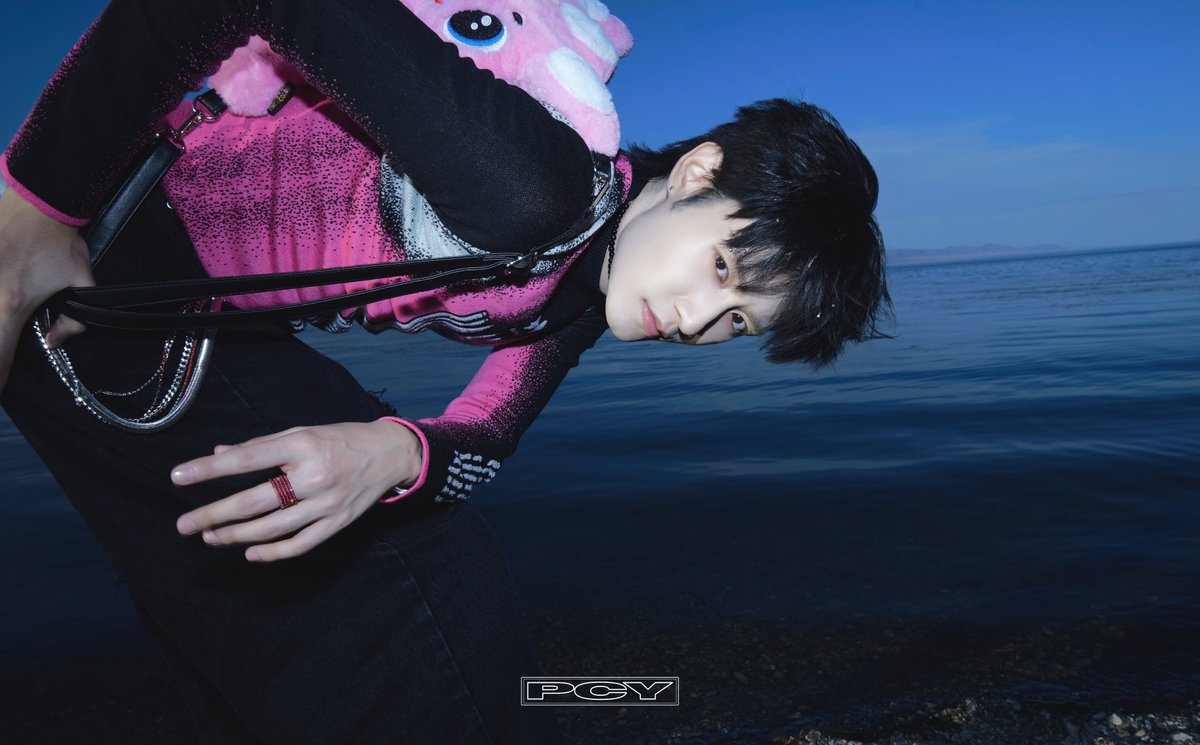 Amyntaschoice's tweet photo. #PengChuyue updated his Weibo, promoting his new song “DANCING IN THE…”.
If you can’t access the Chinese links, the song is now on Spotify: https://t.co/DHKGPfFzDJ
#pengchuyue #彭楚粤 #xnine #X玖少年团 #dancinginthe https://t.co/IqeEisZNMC