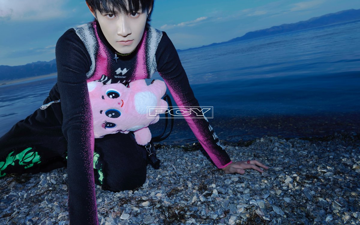 Amyntaschoice's tweet photo. #PengChuyue updated his Weibo, promoting his new song “DANCING IN THE…”.
If you can’t access the Chinese links, the song is now on Spotify: https://t.co/DHKGPfFzDJ
#pengchuyue #彭楚粤 #xnine #X玖少年团 #dancinginthe https://t.co/IqeEisZNMC