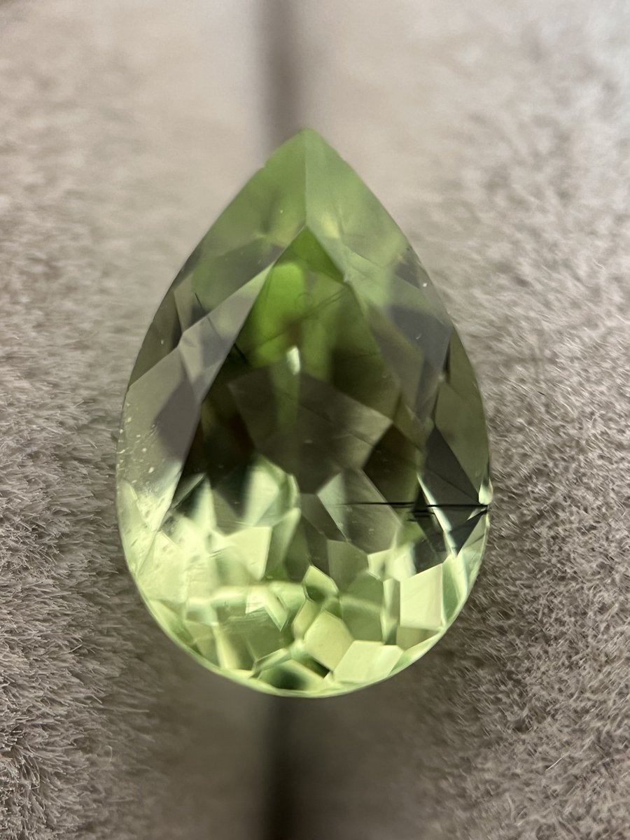 8月なのでペリドット見せてください