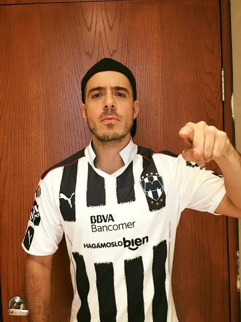 Rickycarrillo85's tweet photo. @bellowongui @gvlo2008 Capo https://t.co/3gKisoHhaH