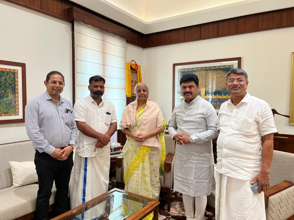 nsitharamanoffc's tweet photo. Shri B Y Raghavendra (@BYRBJP), Hon'ble MP (LS), and MLA Shri Gururaj Gantihole (@gantihole) call on Smt @nsitharaman at Parliament House. https://t.co/gucs1jlldw