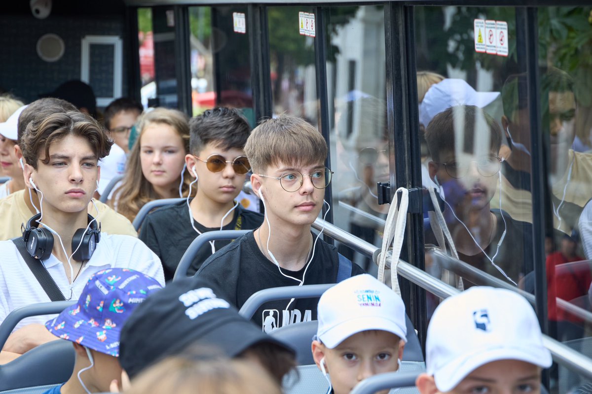 Ukrayna İstanbul Başkonsolosluğu’nun, Odesalı çocukların rekreasyon programı kapsamı için düzenlediği İstanbul gezisinde 50 kişilik öğrenci heyetini Busforus otobüslerimizde ağırladık. İstanbul turunda bize eşlik eden, İBB Genel Sekreter Yardımcısı Sayın Zeynep Neyza Akçabay, Dış