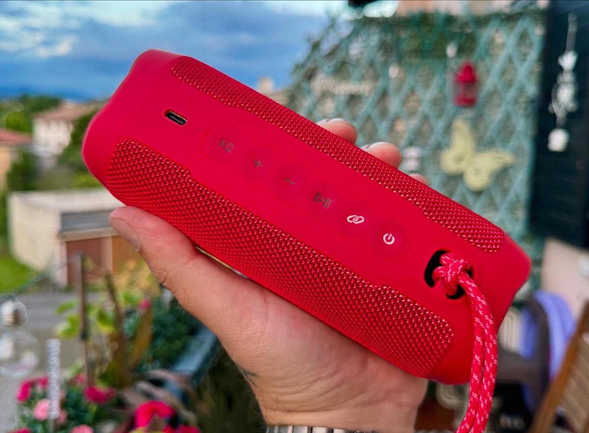 MikyAncona's tweet image. Tozo PA2 nella colorazione Red 
Ottimo speaker Bluetooth ! 
Like , condividete e iscrivetevi al canale ! 

youtu.be/3kLLnkPC6rY?si… 
#tozo #tozopa2 #mikyancona #speaker #sound #music #tech #Technology #bass